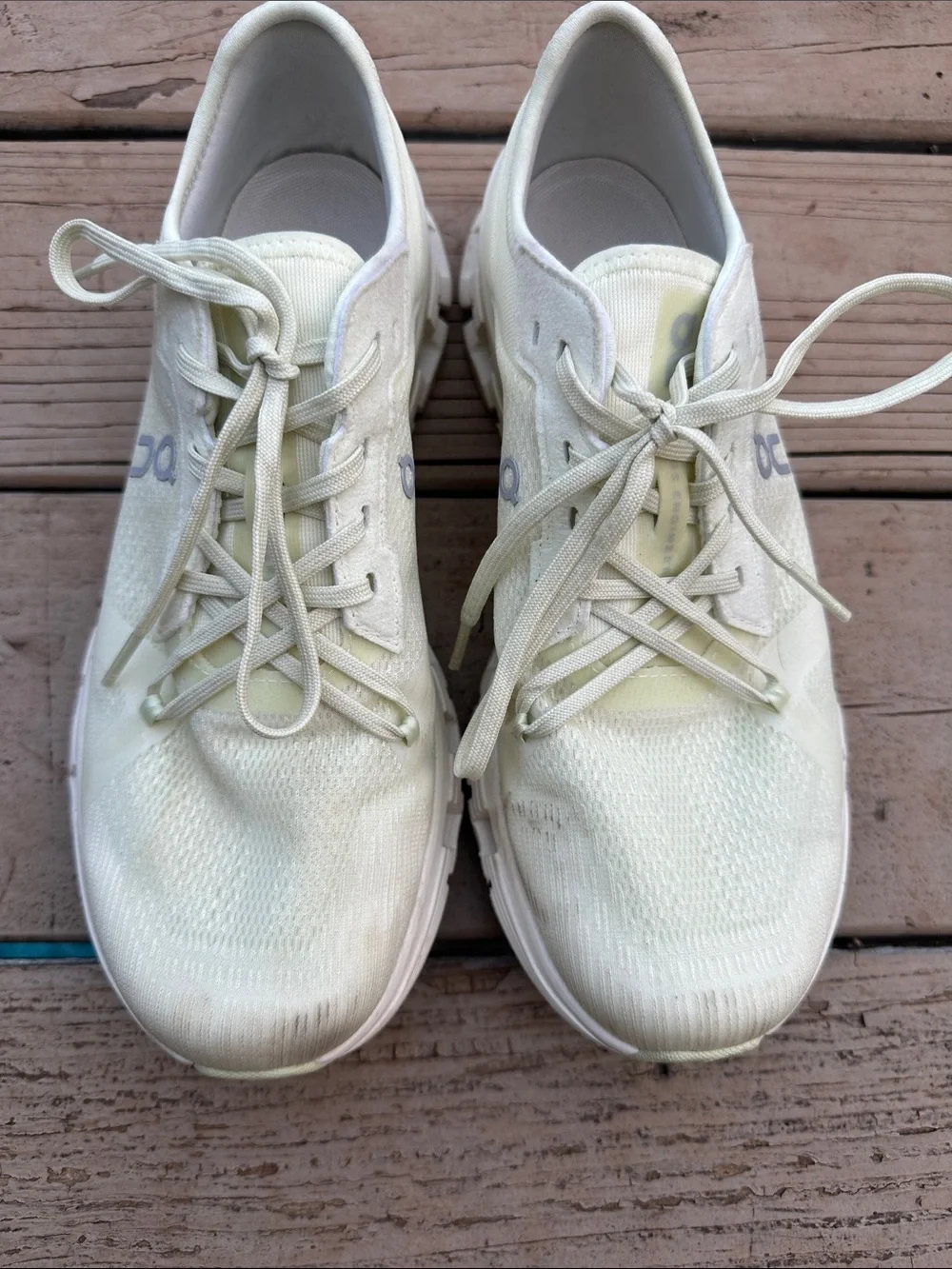 On Running Light Green/Off-White Mesh Cross-Training Shoes Women’s Cloud X 4D